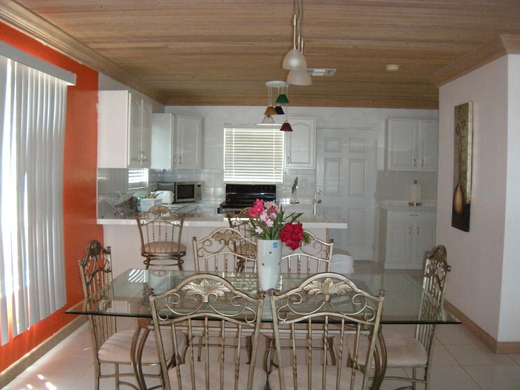 Sapphire Garden Townhouses جورج تاون الغرفة الصورة